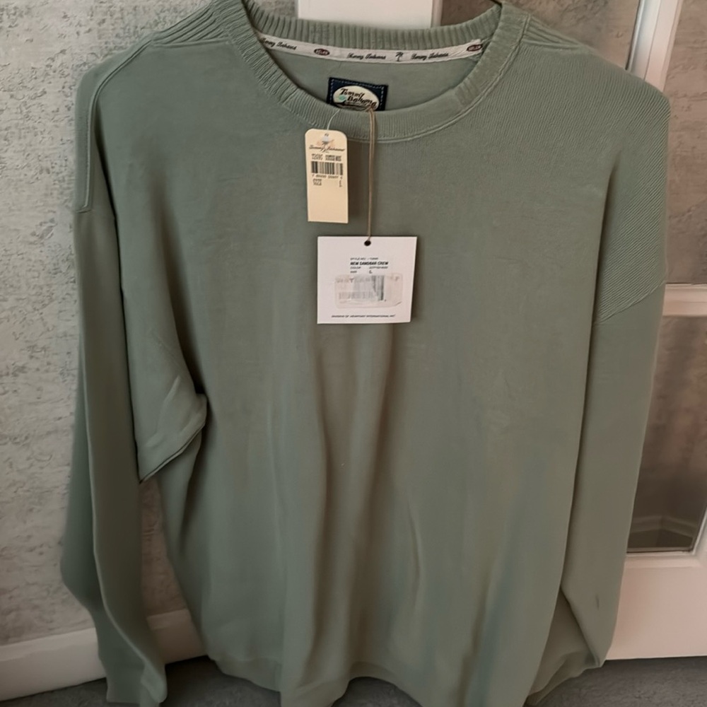 Tommy Bahama men’s sweat shirt